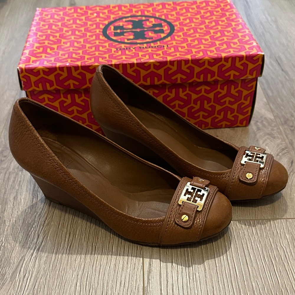 Tory Burch Brown Leather Wedge Pumps with Logo Plaque